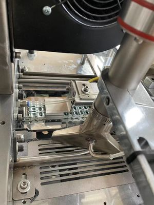 High Speed Paper Cup Foaming Machine 120-150pcs/Min voor kleine bedrijven Externe grootte 2340mm*1435mm*1800mm Spanning 380V 50HZ