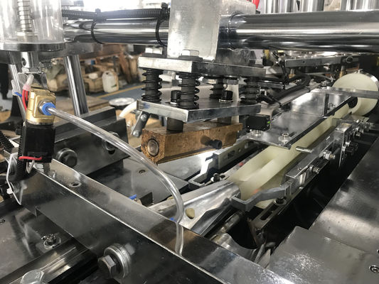 Volledig automatische papierbekermachine 65-85 stuks/min Capaciteit voor kleine ondernemingen in Pakistan