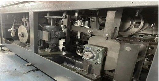 Volledig automatische 2 oz-16 oz papierbeker maken machine met ultrasone technologie bij 85pcs/min