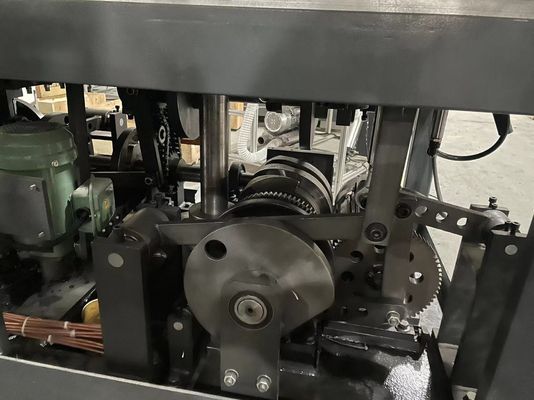 Dubbele wand papier koffiebeker maken machine 70-90pcs/Min 2-16oz Cup Forming Machine voor kopjes 1800 kg Productiecapaciteit
