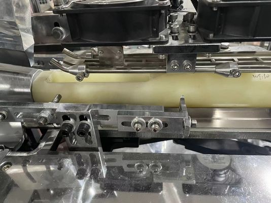 Volledig automatische 2-16oz wegwerppapierbeker vormmachine 70-90pcs/min Stroomvoorziening 380V 50Hz