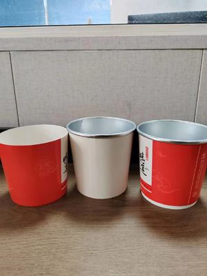 Volledig automatische 2-16oz wegwerppapierbeker vormmachine 70-90pcs/min Stroomvoorziening 380V 50Hz