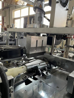 Volledig automatische papierbekermachine voor voedselwinkel 120-150 stuks/min Productiecapaciteit