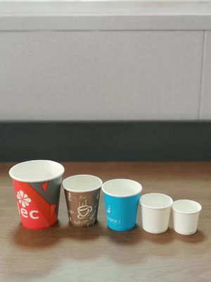 120-150 stuks/min Papierbekermachine voor hoge snelheid aangepaste papierproducten